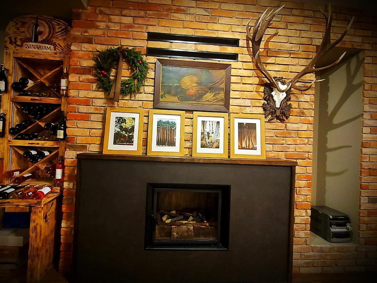Pensjonat I Restauracja Hubertowka Милич Экстерьер фото