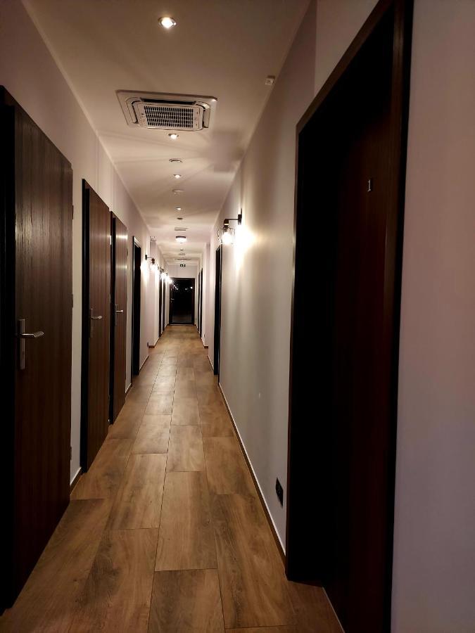 Pensjonat I Restauracja Hubertowka Милич Экстерьер фото